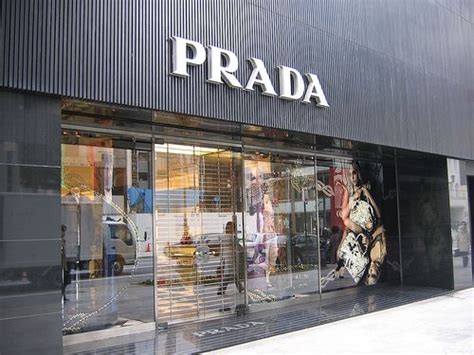 Prada Genova: negozi e punti vendita Prada Genova, rivenditori 